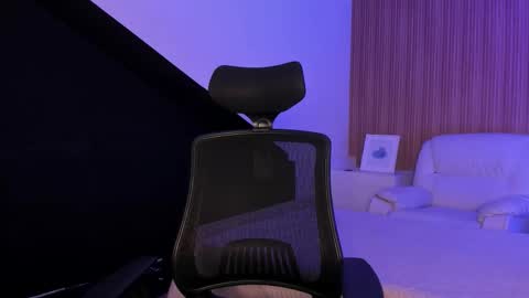 Snapshot of declan_fox chatting on 10-11-25, 01:42 declan_fox online show from 10-11-25, 01:42