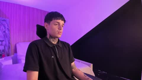 Snapshot of declan_fox chatting on 10-13-25, 12:49 declan_fox online show from 10-13-25, 12:49