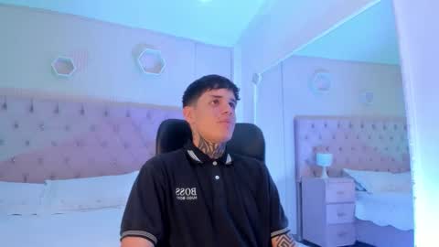 Snapshot of declan_fox chatting on 10-24-25, 04:42 declan_fox online show from 10-24-25, 04:42