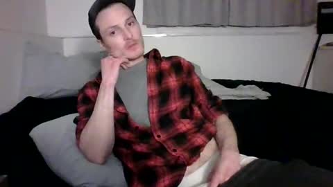 Snapshot of dee4dayz19 chatting on 03-18-26, 01:42 Dee4dayz online show from 03-18-26, 01:42