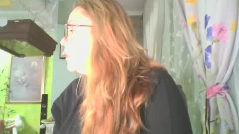 Snapshot of deea1805 chatting on 01-12-26, 05:18 deea1805 online show from 01-12-26, 05:18