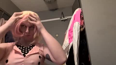 Snapshot of deedeequeen420 chatting on 02-28-25, 09:25 deedeequeen420 online show from 02-28-25, 09:25