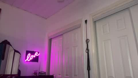 Tori online show from 09-28-25, 03:12