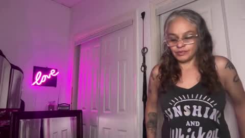 Tori online show from 09-29-25, 01:33