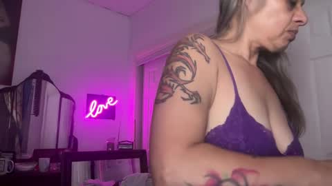 Tori online show from 10-03-25, 12:29