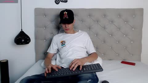 Snapshot of dei_v_48 chatting on 12-06-24, 07:56 DEIVY online show from 12-06-24, 07:56