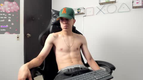 Snapshot of dei_v_48 chatting on 03-04-25, 10:05 DEIVY online show from 03-04-25, 10:05