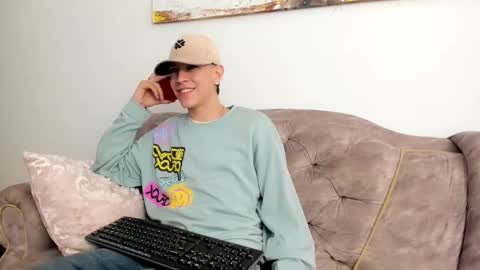 Snapshot of dei_v_48 chatting on 03-12-25, 03:35 DEIVY online show from 03-12-25, 03:35