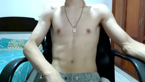 Snapshot of dei_v_48 chatting on 10-21-25, 09:59 DEIVY online show from 10-21-25, 09:59