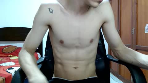 Snapshot of dei_v_48 chatting on 11-15-25, 09:00 DEIVY online show from 11-15-25, 09:00