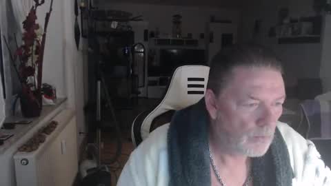 deinprinz2312 online show from 10-27-25, 05:11