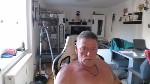deinprinz2312 online show from 06-07-26, 04:38