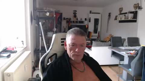 Snapshot of deinprinz2312 chatting on 06-15-26, 04:25 deinprinz2312 online show from 06-15-26, 04:25