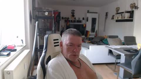 Snapshot of deinprinz2312 chatting on 06-16-26, 05:43 deinprinz2312 online show from 06-16-26, 05:43
