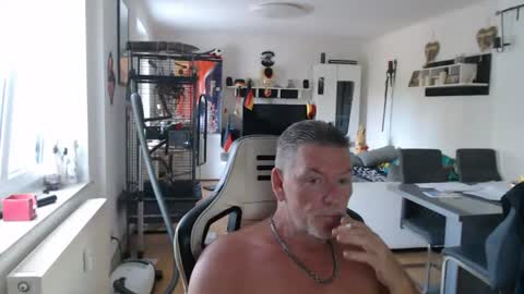 Snapshot of deinprinz2312 chatting on 06-23-26, 05:27 deinprinz2312 online show from 06-23-26, 05:27