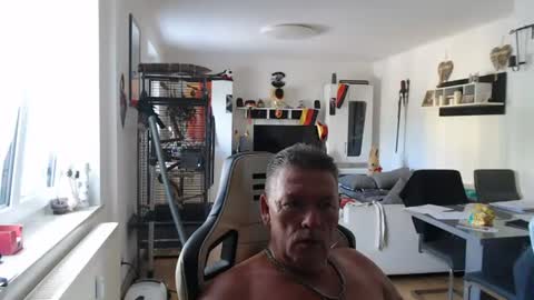 Snapshot of deinprinz2312 chatting on 06-25-26, 10:42 deinprinz2312 online show from 06-25-26, 10:42