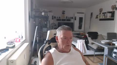 Snapshot of deinprinz2312 chatting on 07-15-26, 05:12 deinprinz2312 online show from 07-15-26, 05:12