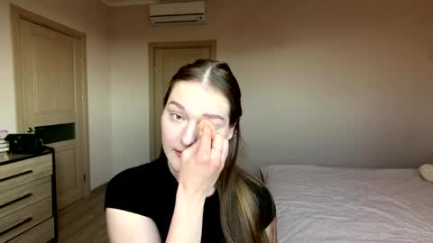 Mila online show from 05-04-26, 02:35
