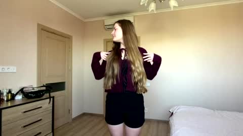 Mila online show from 05-06-26, 10:20
