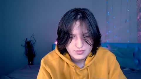 Alex online show from 04-06-26, 01:47