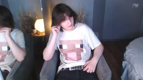 Alex online show from 06-08-26, 03:56