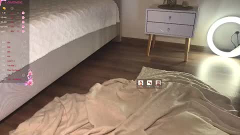 Snapshot of delanona chatting on 02-12-26, 04:24 Dia online show from 02-12-26, 04:24