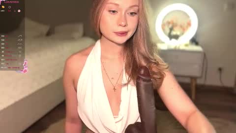 Snapshot of delanona chatting on 03-18-26, 12:25 Dia online show from 03-18-26, 12:25