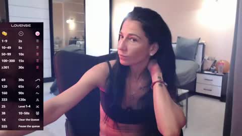 Snapshot of delicatekisss chatting on 06-18-26, 08:14 Nicole online show from 06-18-26, 08:14