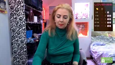 Delicacat online show from 09-19-25, 09:37