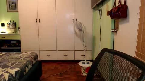 Mercedes online show from 12-03-25, 01:57