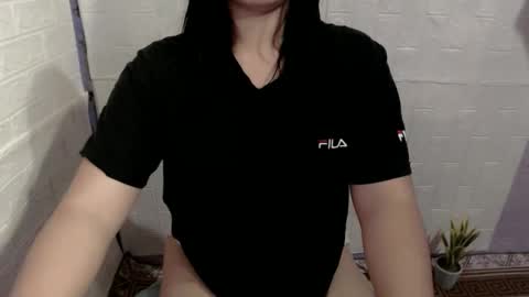 delicious_hanna17 online show from 02-14-26, 01:41