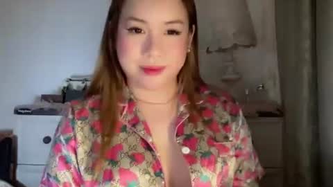 iyalicious online show from 09-26-25, 01:42