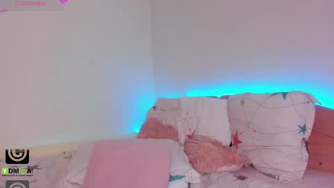 Snapshot of delicious_mila chatting on 02-19-25, 08:22 Mila online show from 02-19-25, 08:22