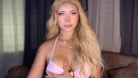 Snapshot of deliciousfaye chatting on 04-14-26, 08:31 Hello your loving faye 3 online show from 04-14-26, 08:31