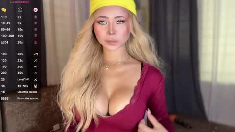 Snapshot of deliciousfaye chatting on 04-22-26, 08:17 Hello your loving faye 3 online show from 04-22-26, 08:17