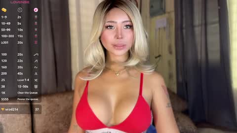 Snapshot of deliciousfaye chatting on 04-23-26, 07:41 Hello your loving faye 3 online show from 04-23-26, 07:41