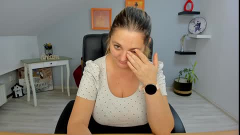 Snapshot of deliciouslolly chatting on 12-11-24, 07:53 DeliciousLolly online show from 12-11-24, 07:53