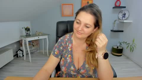Snapshot of deliciouslolly chatting on 02-07-25, 07:40 DeliciousLolly online show from 02-07-25, 07:40