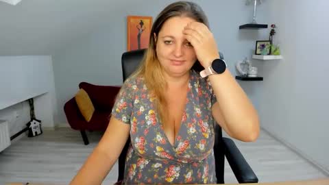Snapshot of deliciouslolly chatting on 09-22-25, 03:30 DeliciousLolly online show from 09-22-25, 03:30