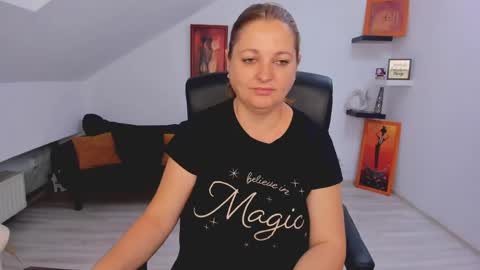Snapshot of deliciouslolly chatting on 06-10-26, 03:18 DeliciousLolly online show from 06-10-26, 03:18