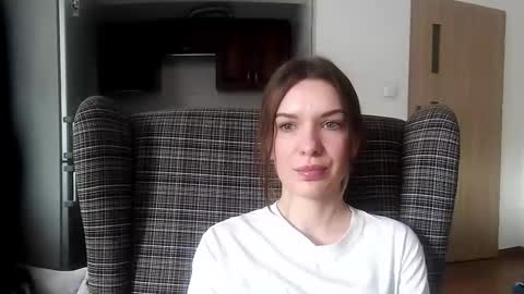 Snapshot of delightaurora chatting on 02-27-25, 10:48 Aurora online show from 02-27-25, 10:48