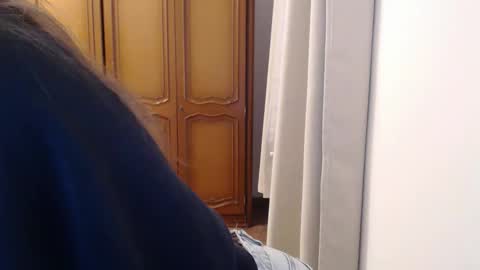 Snapshot of delightaurora chatting on 11-12-25, 06:36 Aurora online show from 11-12-25, 06:36