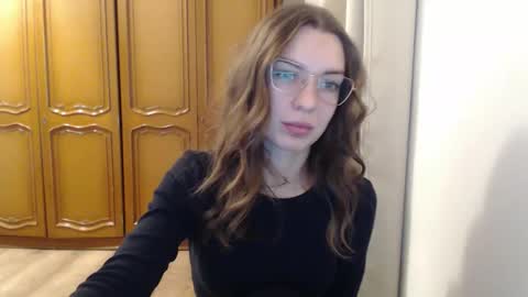 Snapshot of delightaurora chatting on 11-14-25, 06:45 Aurora online show from 11-14-25, 06:45