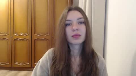 Snapshot of delightaurora chatting on 11-17-25, 06:30 Aurora online show from 11-17-25, 06:30