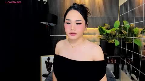 Snapshot of delightfulprincess chatting on 10-20-25, 02:45 Tyra Colins online show from 10-20-25, 02:45