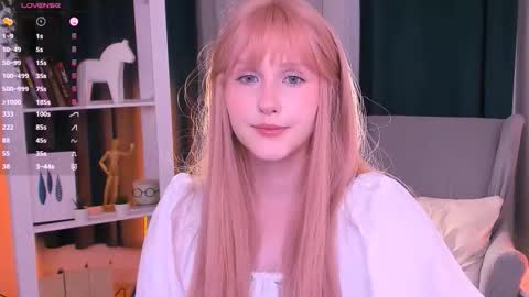 Delilah or Laila online show from 10-11-25, 10:30