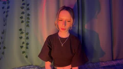 Della online show from 04-09-26, 05:07