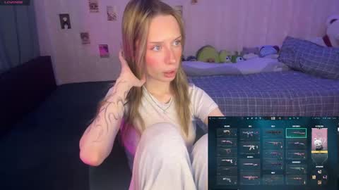 Snapshot of dellacampbell chatting on 05-07-26, 05:18 Della online show from 05-07-26, 05:18