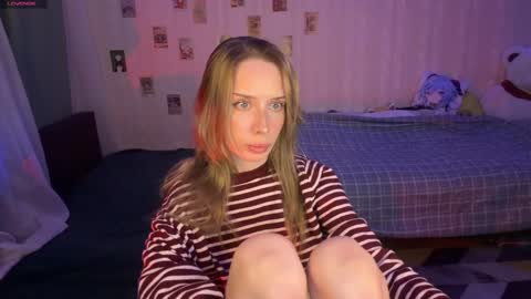 Snapshot of dellacampbell chatting on 05-18-26, 09:42 Della online show from 05-18-26, 09:42