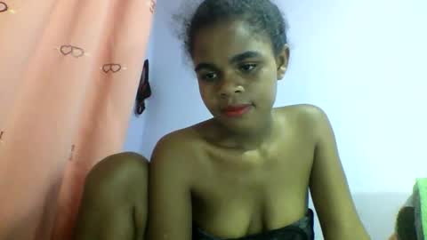 Snapshot of delphineee chatting on 03-28-26, 04:12 delphine online show from 03-28-26, 04:12
